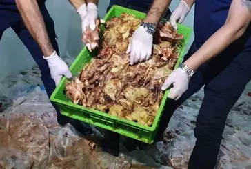 Etiketsiz 10 ton tavuk ele geçirildi
