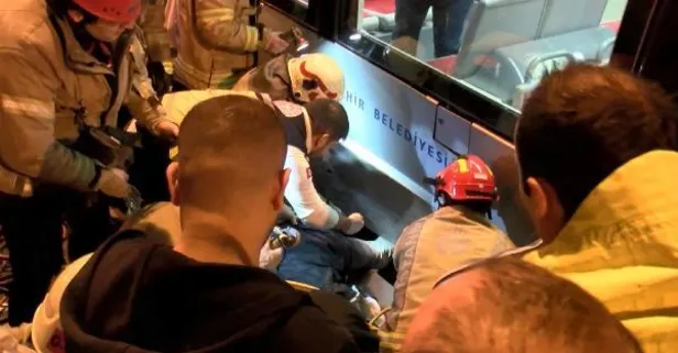 Zeytinburnu'nda korkutan kaza: Tramvay ile peron arasına yolcu sıkıştı!