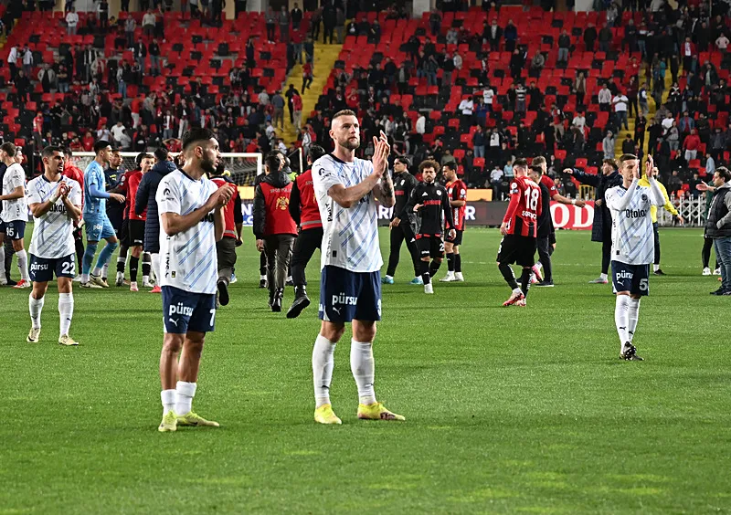 Fenerbahçe'den milli takımı deviren yıldız için transfer hamlesi - 4