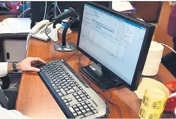 Yaz kızım dedi suçluları kaçırdı!