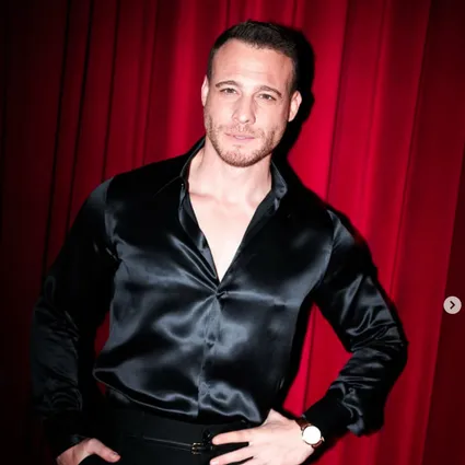 Kerem Bürsin’den aşk sürprizi! Selin Yağcıoğlu ile ilk kare geldi