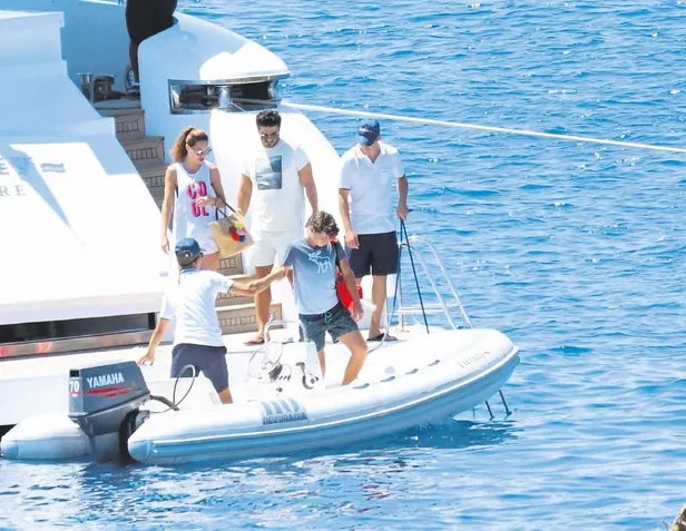 Ebru Şallı, oğlu Beren'i Uğur Akkuş'la tanıştırdı-1