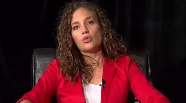 chp-yandasi-gazeteci-nevsin-mengu-katliamci-israilin-lagim-suyu-skandalini-aklamaya-calisti-1697560937966.jpeg CHP yandaşı gazeteci Nevşin Mengü katliamcı İsrail'in 'lağım suyu' skandalını aklamaya çalıştı-6