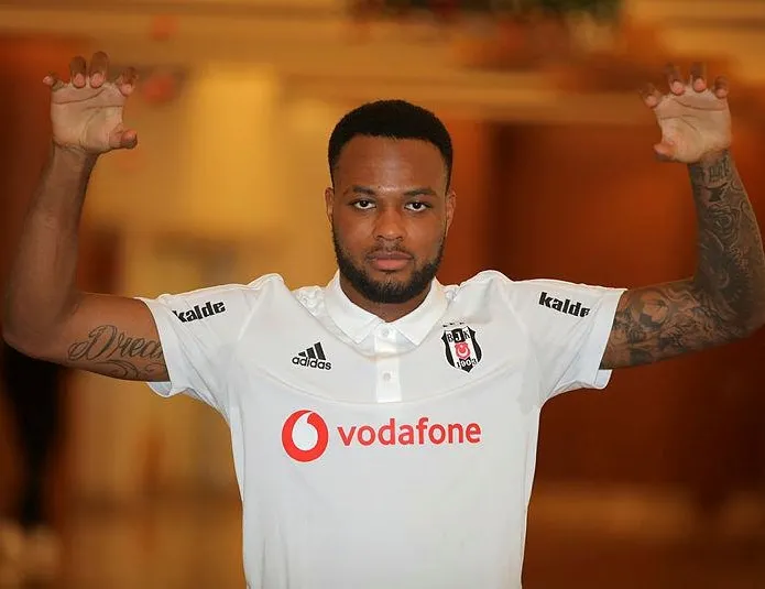 Cyle Larin görev başına