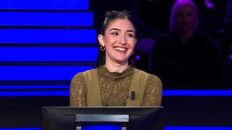 milyonluk-heyecan-kim-milyoner-olmak-ister-pazar-aksami-atvde-1768562834921.jpg Milyonluk heyecan: Kim Milyoner Olmak İster Pazar akşamı atv'de!-3