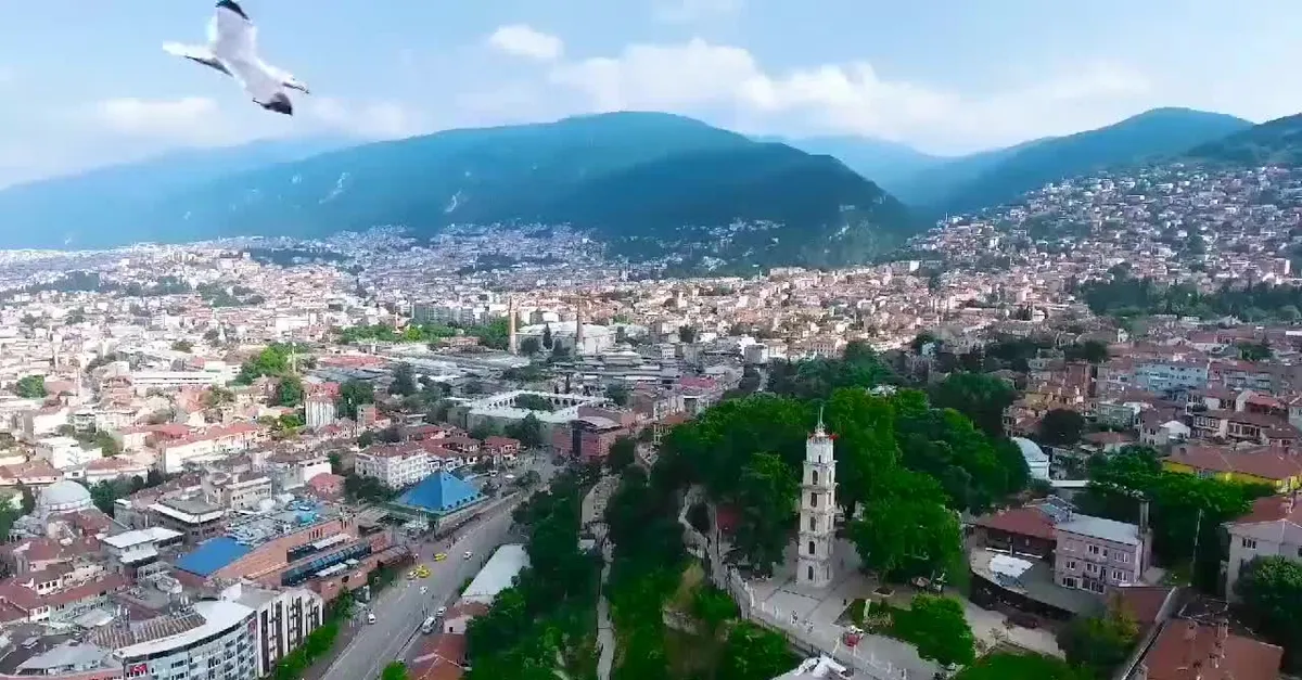 Alinur Aktaş'ın paylaşım rekorları kıran seçim şarkısı çok beğenildi
