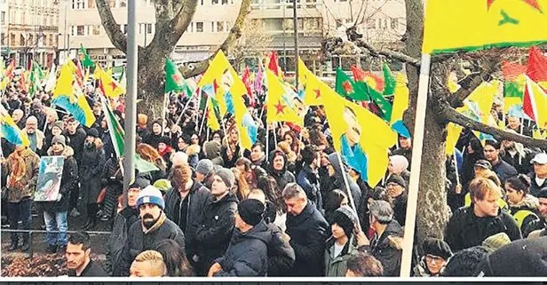 Alçak gösteri! İsveç’te PKK sempatizanları Başkan Erdoğan’ı hedef aldı