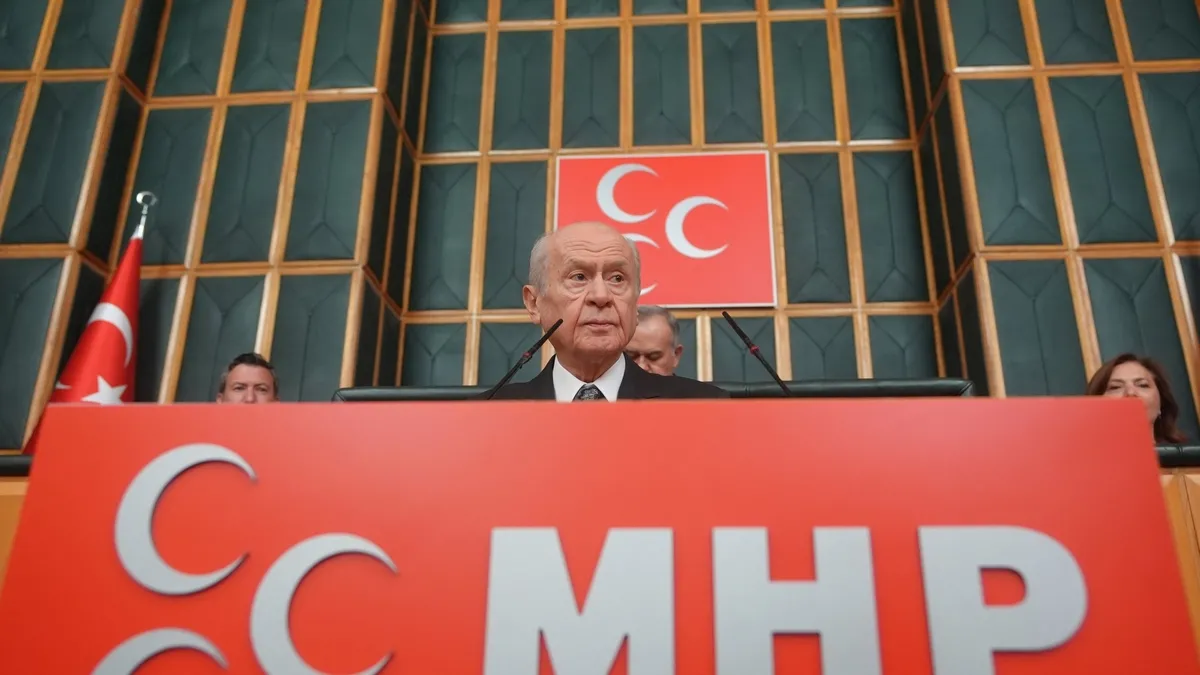Bahçeli'den CHP'deki paralel yapıya Terörsüz Türkiye ve sokak uyarısı: "Toplumsal olaylara zemin hazırlama girişimlerini çok tehlikeli buluyoruz"