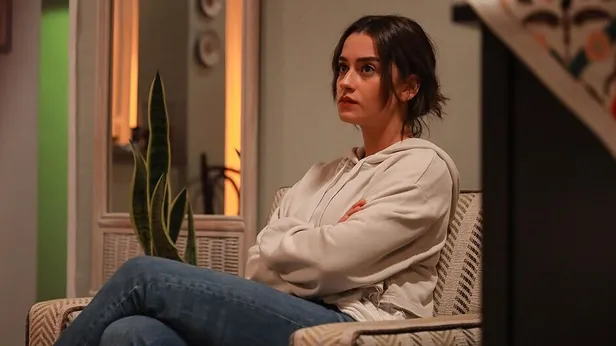 annemizi-saklarken-neden-yok-hangi-gun-ne-zaman-oynuyor-26-ocak-annemizi-saklarken-final-mi-yapacak-star-tv-ya-1643217104263.jpg Annemizi Saklarken neden yok hangi gün ne zaman oynuyor? 26 Ocak Annemizi Saklarken final mi yapacak? Star TV yayın akışı!-2