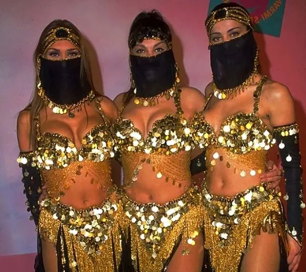 elmira-dans-grubu-kimlerden-olusuyor-elmira-dans-grubu-uyeleri-kimlerdir-elmira-dans-grubu-ne-zaman-kuruldu-1640959802411.jpg Elmira Dans Grubu kimlerden oluşuyor? Elmira Dans Grubu üyeleri kimlerdir? Elmira Dans Grubu ne zaman kuruldu?-3