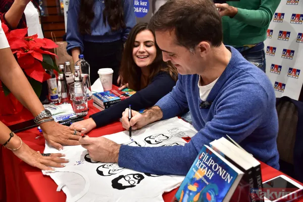 La Casa De Papel'in Berlin'i Pedro Alonso'dan D&R Kitap Fuarı'nda İstanbul sözleri! - 2