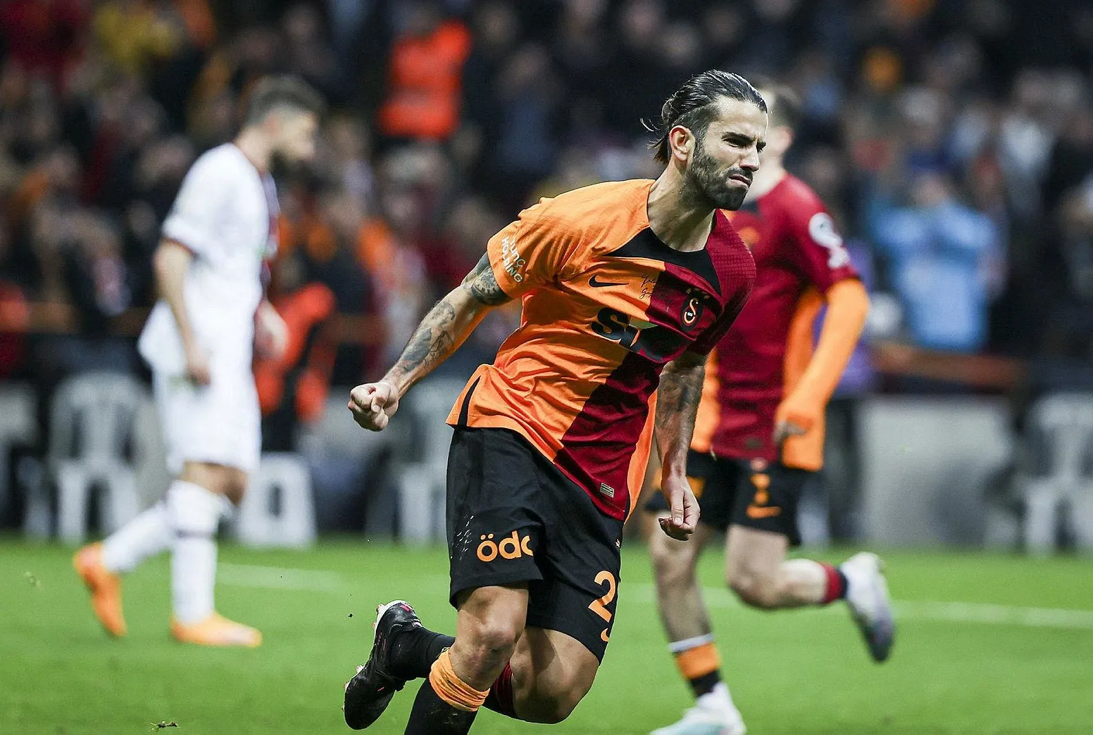 Galatasaray’da çifte ayrılık! Onay verildi