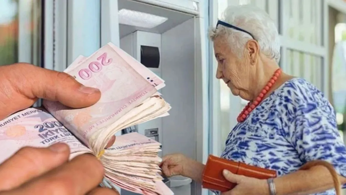 Ekim 2026 SSK emekli maaşları başladı: Maaş günü pazara denk gelenler dikkat! ATM'ye gitmeden önce numaranızı kontrol edin