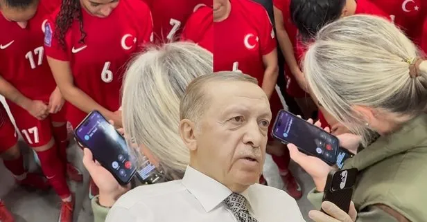 ¡El presidente Erdoğan envía una llamada telefónica de felicitación a la selección nacional femenina de fútbol!