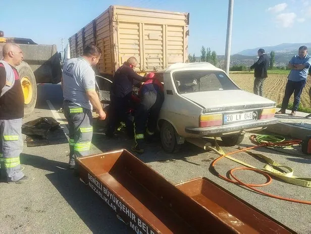 Denizli'de korkunç son! Tıra arkadan çarpan otomobil bir aileye mezar oldu-3