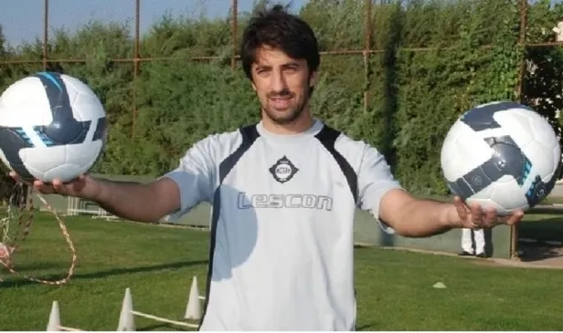 zafer-biryol-kimdir-hangi-takimlarda-oynadi-feto-uyesi-futbolcu-zafer-biryol-yakalandi-mi-nerede-yakalandi-1666250237732.jpeg Zafer Biryol kimdir, hangi takımlarda oynadı? FETÖ üyesi eski futbolcu Zafer Biryol YAKALANDI MI, nerede yakalandı?-4