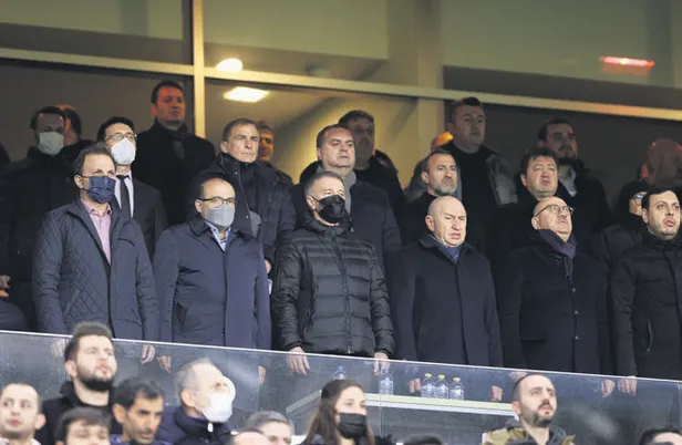 fenerbahce-trabzona-karsi-super-ligde-25-yillik-yenilmezlik-serisini-surdurdu-1646608666395.jpg Fenerbahçe Trabzon'a karşı Süper Lig'de 25 yıllık yenilmezlik serisini sürdürdü-7