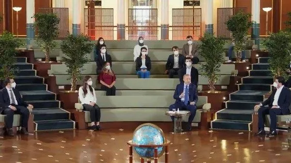 baskan-erdogan-kutuphane-soylesilerinde-elimizde-tek-imkan-vardi-o-da-kanal-istanbul-1625250772531.jpeg Başkan Erdoğan, Kütüphane Söyleşileri'nde: Elimizde tek imkan vardı, o da Kanal İstanbul-8