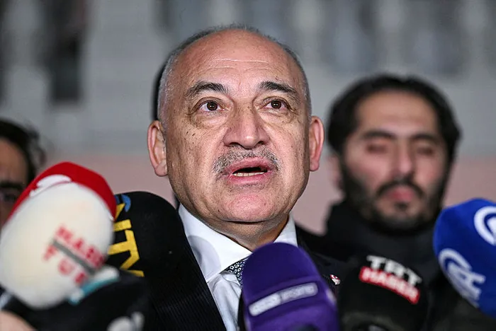euro-2032-turkiyeden-alinacak-mi-son-durum-ne-hakeme-yumruklu-saldiri-avrupa-sampiyonasi-tehlikede-mi-euro-203-1702354864312.jpg EURO 2032 Türkiye'den alınacak mı, son durum ne? Hakeme yumruklu saldırı Avrupa Şampiyonası tehlikede mi? EURO 2032 Türkiye son gelişmeler-5