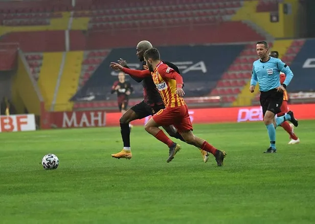 erman-toroglundan-kayserispor-galatasaray-maci-sonrasi-halis-ozkahyaya-sert-elestiri-bu-hakeme-hakemlik-yaptirmam-1615662458499.jpeg Erman Toroğlu'ndan Kayserispor-Galatasaray maçı sonrası Halis Özkahya'ya sert eleştiri: Bu hakeme hakemlik yaptırmam-3