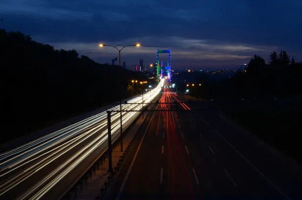 İstanbul'un köprüleri, Azerbaycan bayrağı renklerine büründü-2