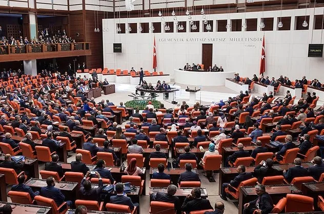 Milyonları ilgilendiriyor! 3600 ek gösterge, bedelli askerlik ve süresiz nafaka Meclis'e geliyor