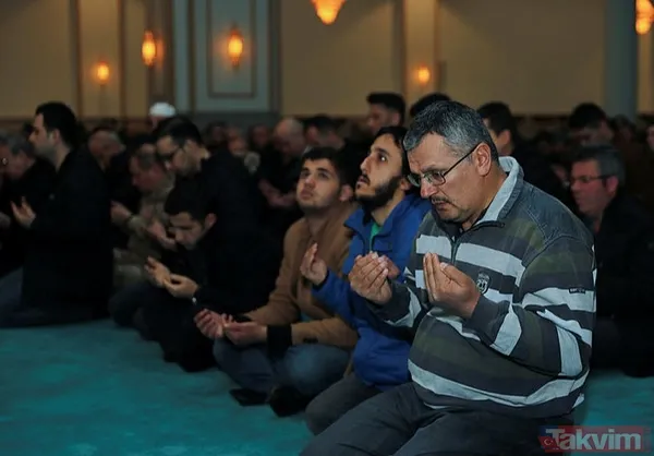 Deprem bölgesinde Miraç Kandili idrak edildi | Eller semaya açıldı! "İnşallah bir daha böyle acılar yaşamayız" - 26