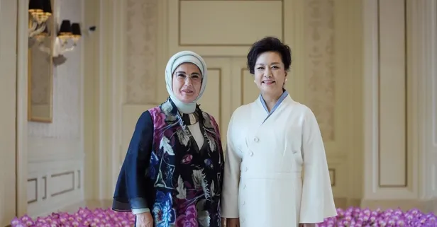 Şangay zirvesinde samimi anlar | Emine Erdoğan Çin'de liderlerin eşleri ile bir arada!