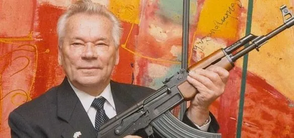 Rusya’da AK-47 saldırı tüfeğinin tasarımcısı Mihail Kalaşnikov, 94 yaşında hayatını kaybetti
