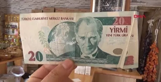 cekmece-dolap-ne-varsa-kurcalayin-20-yillik-bu-banknot-servet-ediyor-eger-sizde-de-cikarsa-1692176118831.jpg 20 yıllık bu banknot servet ediyor! Çekmece dolap ne varsa hemen kontrol edin! Eğer sizde de varsa...-4