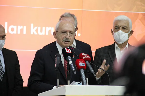 kemal-kilicdaroglu-izmirde-sov-pesinde-en-buyuk-katki-izmir-buyuksehir-belediyesinin-kurumsal-kapasitesidir-1604158807264.jpg