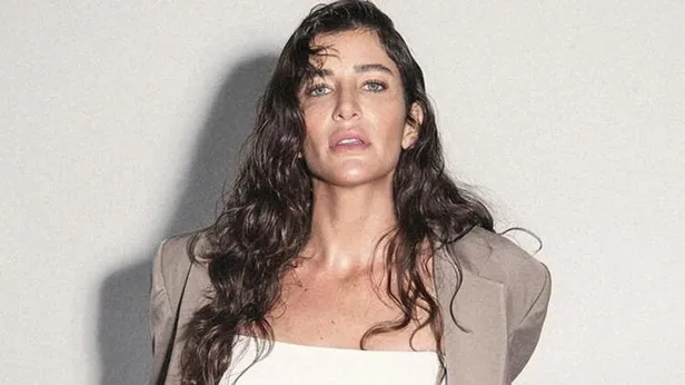 Berrak Tüzünataç cinsel içerikli film itirafını uluorta yaptı sosyal medya sallandı! 'Yetişkin içerikli filmler' diye başladı sonra da...-5