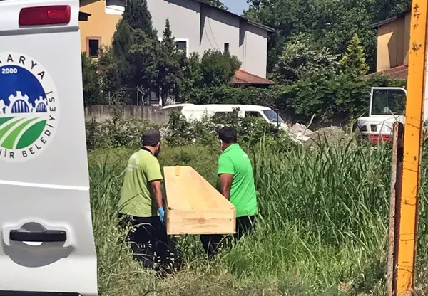 sakaryada-13-parcaya-ayrilan-cesetlerin-baslari-bulunamadi-1625221375652.jpg Sakarya'da 13 parçaya ayrılan cesetlerin başları bulunamadı-3