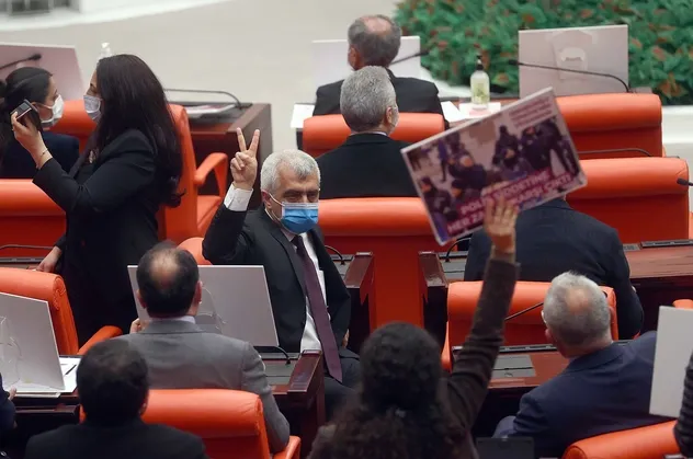 Milletvekilliği düşen HDP'li Ömer Faruk Gergerlioğlu'ndan Meclis'te işgal provokasyonu