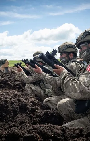 Şanlı Türk askeri, NATO'nun dilinde: "Bu adamlara bulaşır mıydınız? Hayır, biz de bulaşmazdık"