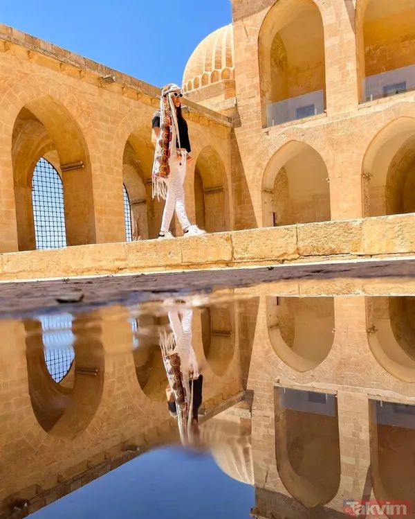 Türkücü Ceylan'ı altına boğdular! Göğsünü gere gere paylaştı gerdanlık bakın hangi şarkıcının hediyesi çıktı - 2