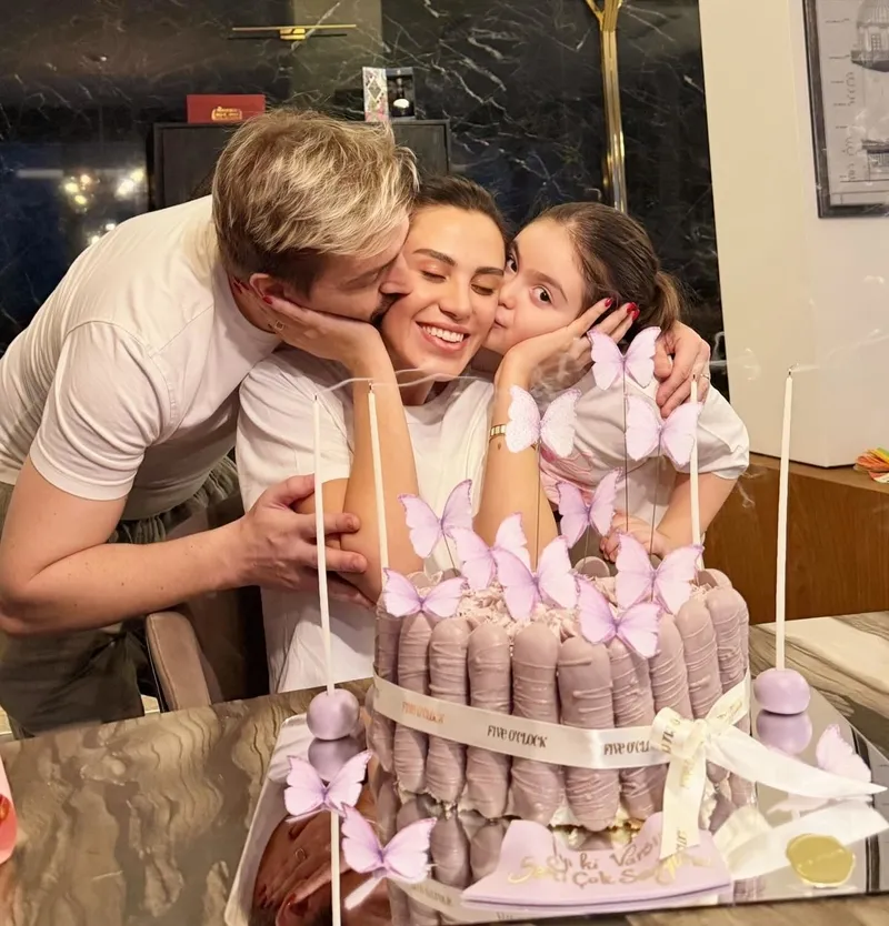 caner-erkinden-sukran-ovaliya-romantik-dogum-gunu-paylasimi-1775028467776.jpg Caner Erkin'den Şükran Ovalı’ya romantik doğum günü paylaşımı-3