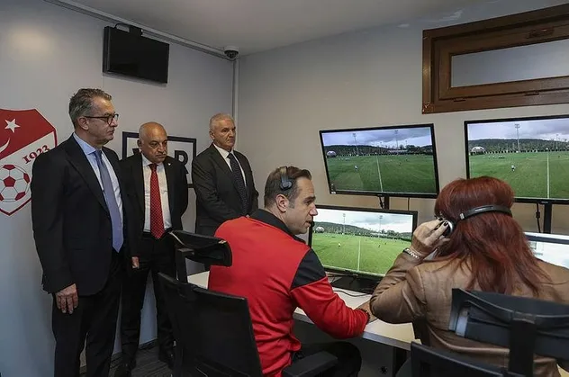 TFF Başkanı Mehmet Büyükekşi, VAR bilgilendirme toplantısında açıklamalarda bulundu