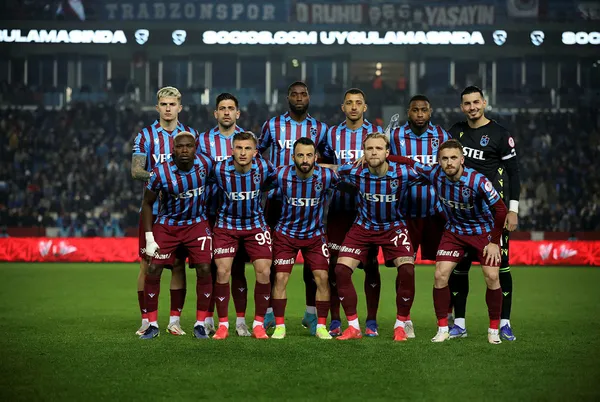ozel-haber-i-trabzonspor-fenerbahceyi-yenerse-abdullah-avci-tarihe-gececek-1646383311482.jpg Özel Haber I Trabzonspor, Fenerbahçe'yi yenerse tarihe geçecek-3