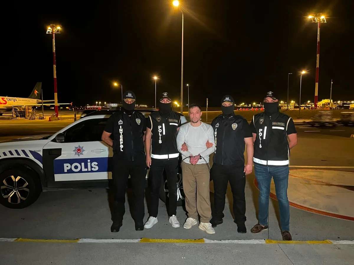 Kırmızı bültenli firarilere iade kıskacı! 12 ülkeden 51 kişi getirildi-5