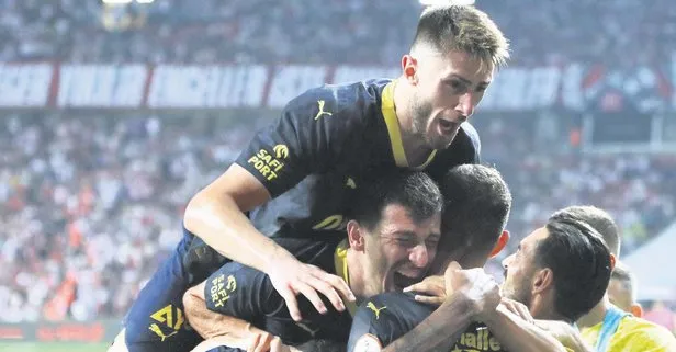 Fenerbahçe Dzeko ve Szymanski ile kazanıp 2'de 2 yaptı! Lig'de zirveye çıktı