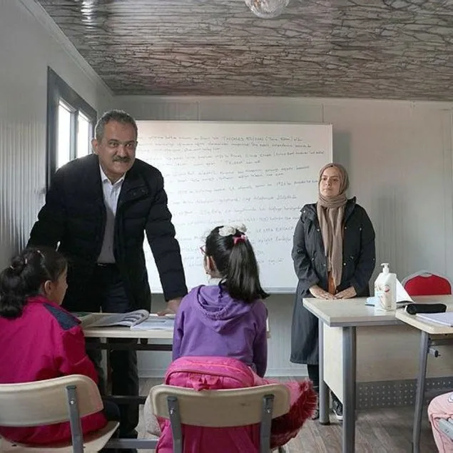 Afet bölgesindeki 4 bin 97 personele nakil işlemi