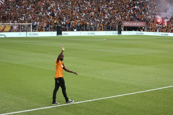 1691477918105.jpg Galatasaray'dan dev transfer hamlesi! Erden Timur'un "en büyük hayalim" dediği golcü futbolcu için şartlar zorlanacak-3