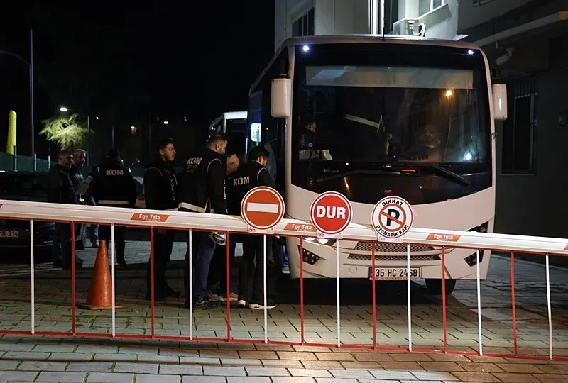 CHP'li Buca Belediyesi'ne rüşvet operasyonu: 26 şüpheliden 7’si tutuklandı-3