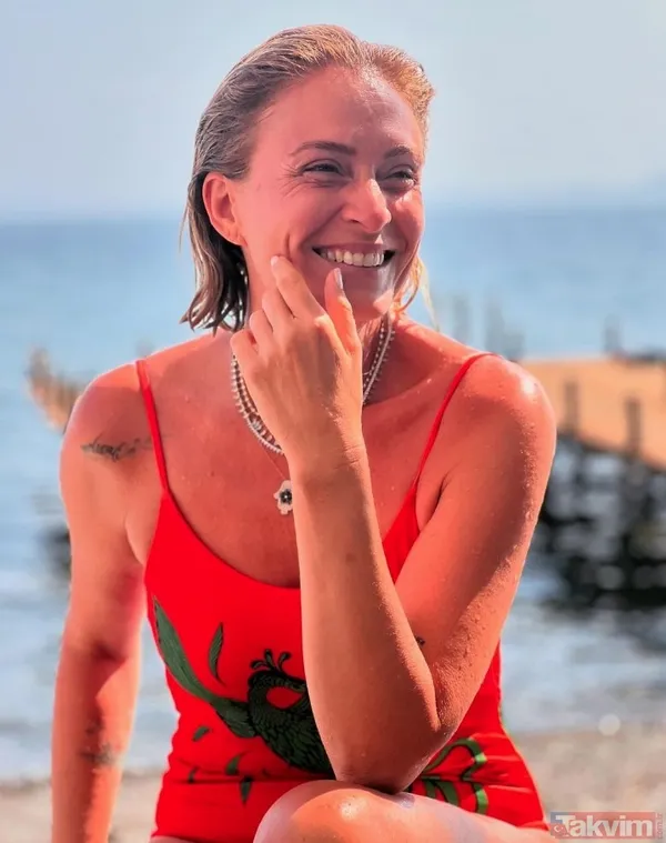 Ceyda Düvenci eski eşi Bülent Şakrak'a taş mı attı? Güçlü Mete'nin yorum yaptığı fotoğrafta olay gönderme: Tüm kalpsizliklere inat… - 5