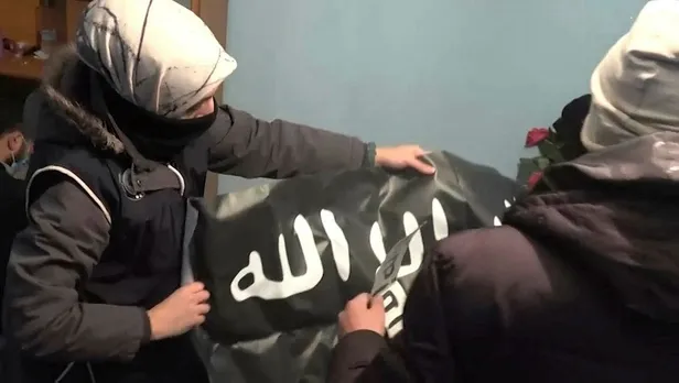 musta-deas-operasyonu-4-supheli-gozaltina-alindi-1640966517796.jpeg Muş'ta DEAŞ operasyonu: 4 şüpheli gözaltına alındı-3