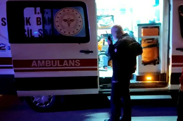 Adapazarı'nda bıçaklı kavga: 3 yaralı