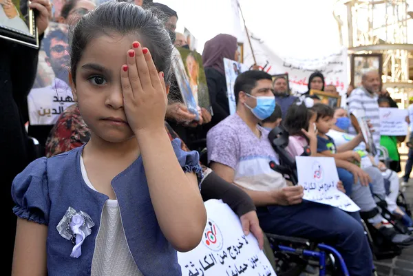 beyrut-limaninda-11-ay-once-2-bin-750-ton-amonyum-nitrat-patlamisti-hala-aydinlatilamadi-1625425627712.jpg Beyrut Limanı'nda 11 ay önce, 2 bin 750 ton amonyum nitrat patlamıştı! Hala aydınlatılamadı-5