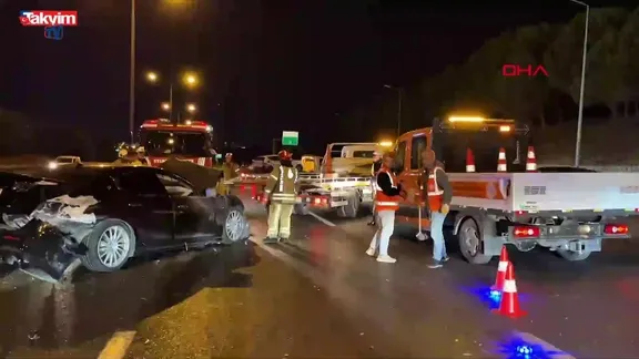 Sultangazi'de otomobile çarpan sürücü kaçtı; yaralı hastaneye kaldırıldı