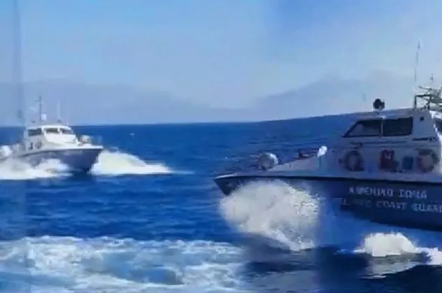 Son dakika: Aydın'da denize açılan Türk balıkçılarına Yunan askerinden taciz